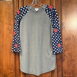LuLaRoe Randy Gray Raglan Shirt with Star & Polka Dot Sleeves